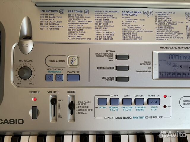 Синтезатор Casio, 61 клавиша