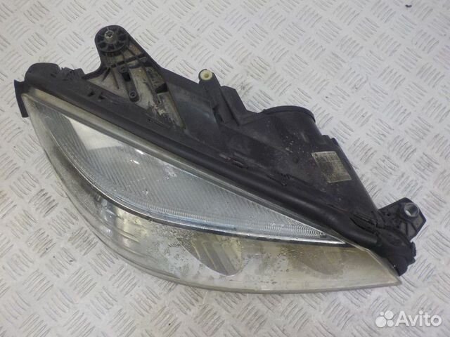 Фара правая Mercedes C W204 Фара правая Mercedes C W204