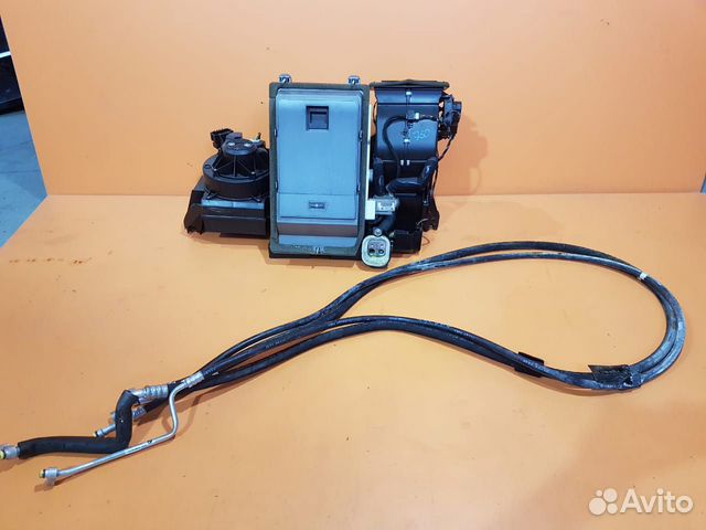 Холодильник на BMW 7 E66 E65