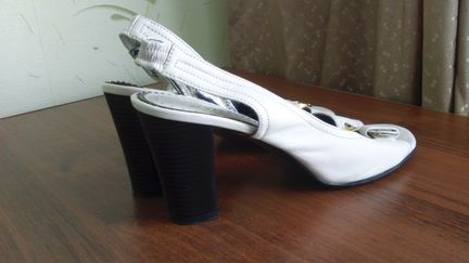 Продаю босоножки б/у