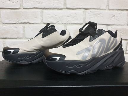 Adidas Yeezy Boost 700 mnvn Bone (Kids) 30EUR