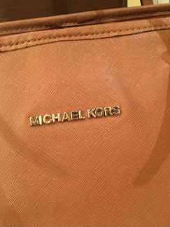 Кожаная сумка Michael Kors