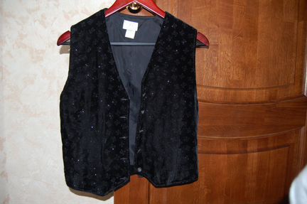 Нарядная безрукавка 12 лет