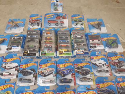 Hot Wheels машинки новые в упаковке