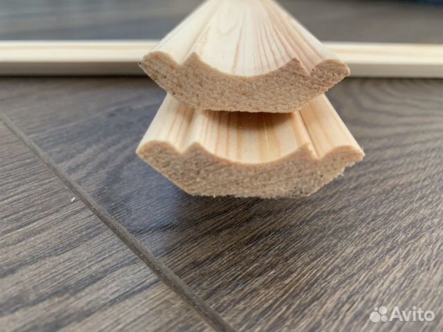 Плинтус напольный деревянный