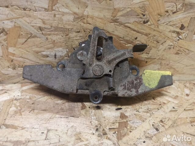 Замок капота Toyota Corolla E120