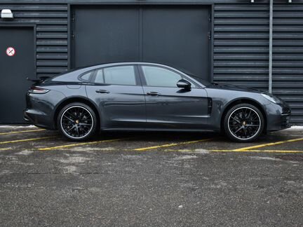 Porsche Panamera 4, 2020