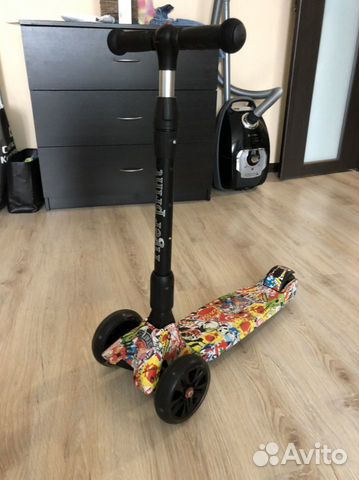 Самокат трехколесный