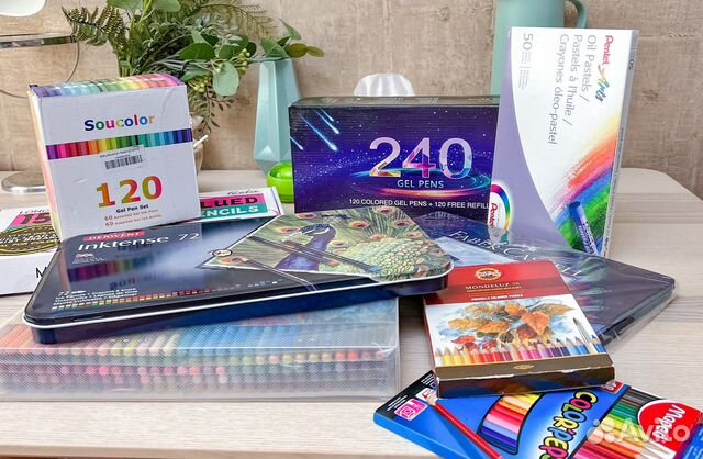 Акварель, карандаши, пастель, гелевые ручки