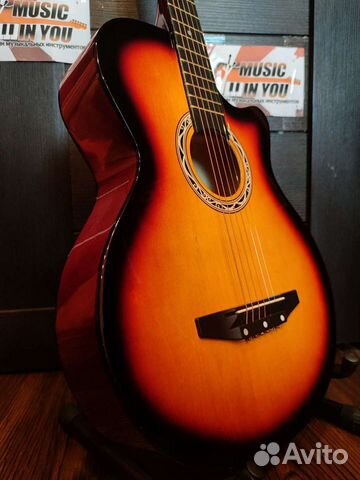 Гитара акустическая + аксессуар