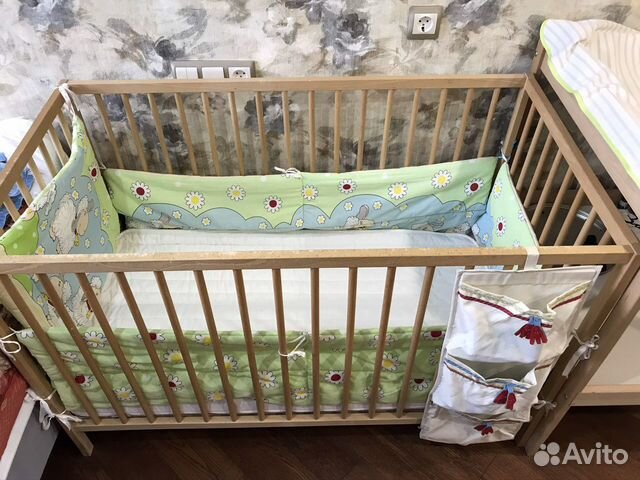 Кроватка с пеленальным столиком