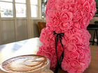 Дружелюбный мишка из роз, 25 см