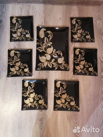 Набор стеклянных тарелок