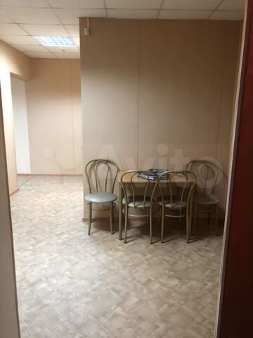 2-к. квартира, 54 м², 1/9 эт.