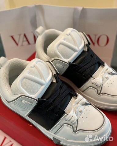 Кроссовки Valentino