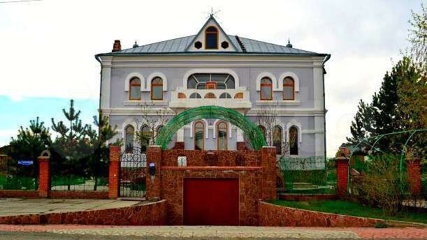 Коттедж 386 м² на участке 18,5 сот.