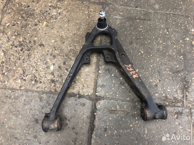 Рычаг передний нижний левый Chevrolet Tahoe III