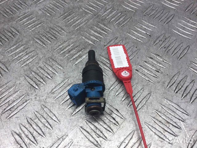 Форсунка Audi A4 05833551f Adr