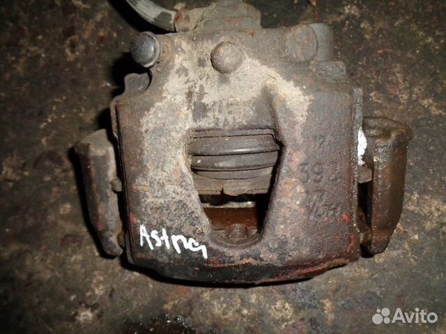 Суппорт передний правый Opel Astra F хэтчбек 3 дв