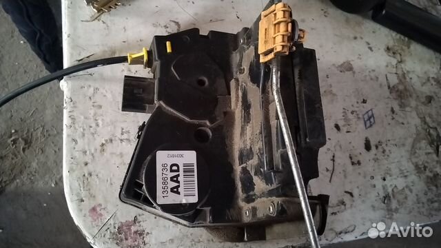 Chevrolet cobalt замок правый передний