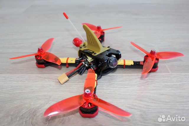 Гоночный квадрокоптер