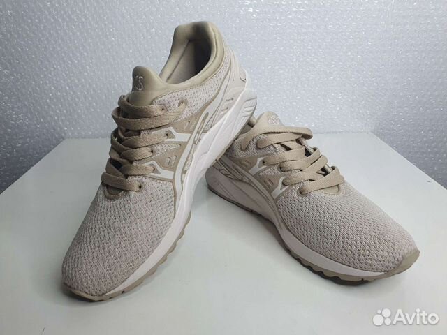 Кроссовки Asics бежевые