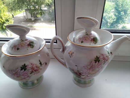 Заварочный чайник и сахарница(форфор)