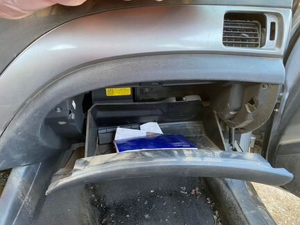 Бардачок Subaru Impreza GE3