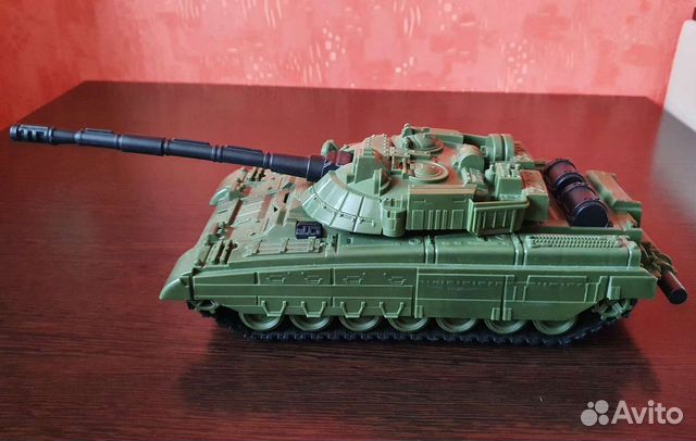 Игрушечный танк