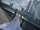 Свадебное платье со шлейфом и пышное