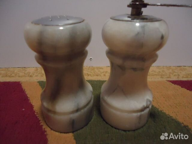 Солонка и перечница мрамор