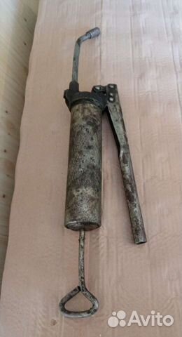 Шприц для смазки автомобилей