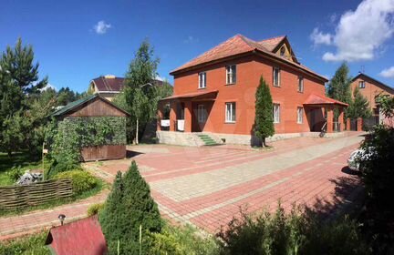 Коттедж 350 м² на участке 20 сот.