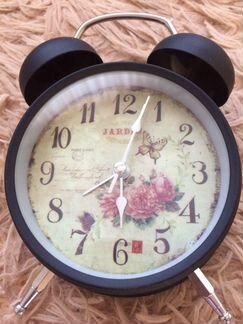 Часы-будильник в стиле 
