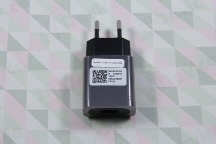 Адаптер для зарядки Motorola 10W Wall Charger -б/у