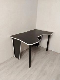 Геймерские компьютерные столы. Доставка