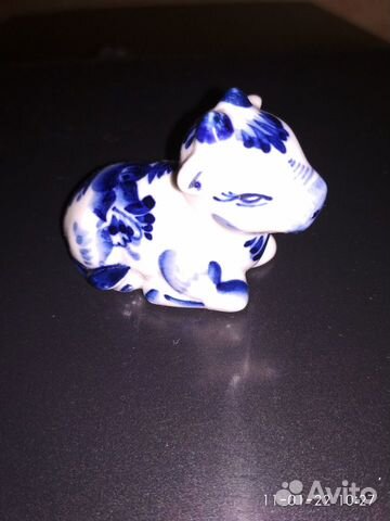 Коллекционная статуэтка Теленок гжель