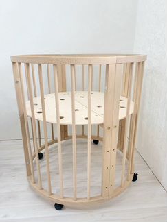 Круглая кроватка из массива бука