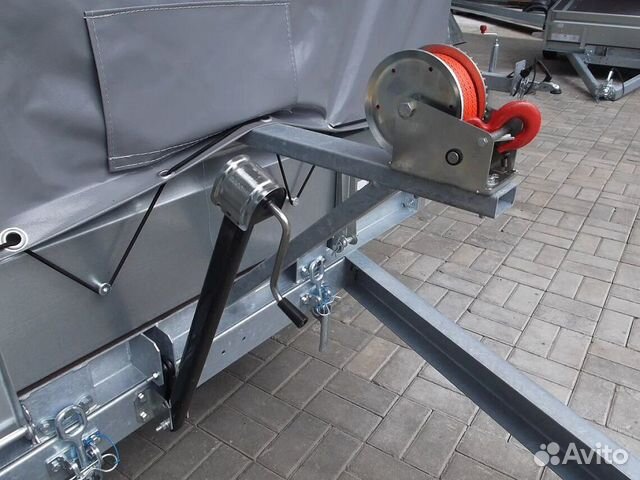 Домкрат с кронштейном для прицепов