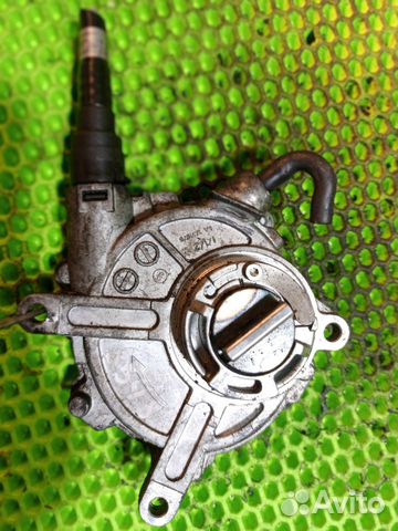 Насос вакуумный Mercedes-Benz E-Класс