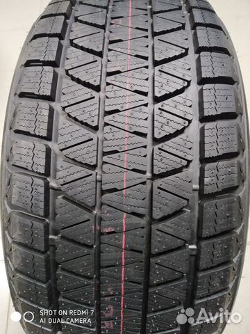 Bridgestone Blizzak DM-V3 275/45 R20