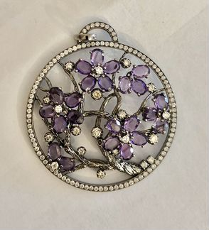 Кулон с цветами. Белое золото