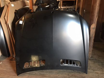 Капот на Mercedes 221