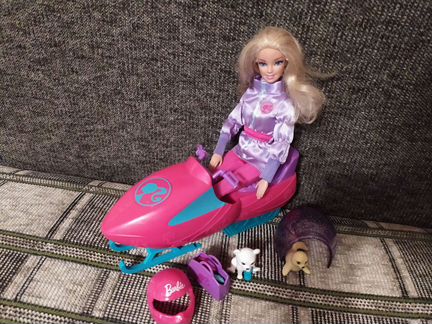 Кукла барби на снегоходе