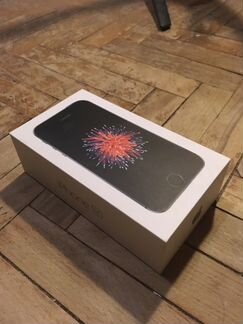 Коробка от iPhone SE
