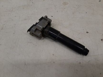 Форсунка омывателя фары передняя левая Toyota Land