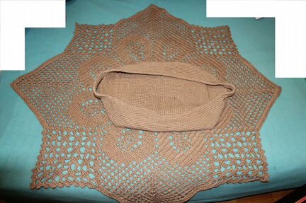 Скатерть и корзина плетеные из сезаля