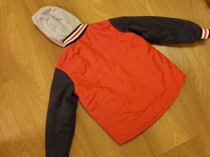 Куртка б/у на мальчика рр 122