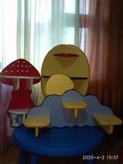 Полки в детскую комнату