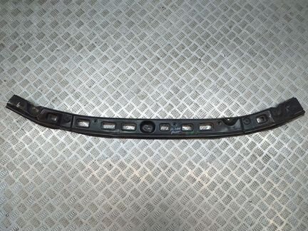 Усилитель бампера Toyota Land Cruiser 200